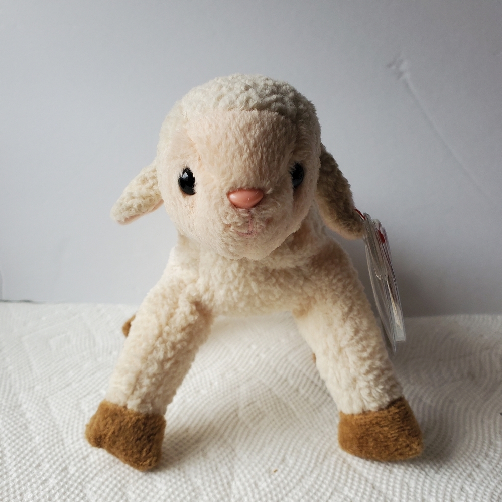 TY Beanie Babies - Ewey the Lamb Retired With Tags PE Pellets Rare-Find.